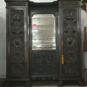 Garderoba 1850r. 173 cm x 196 cm x 45 cm