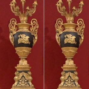 Para dekoracyjnych amfor XVIIIw.38 cm x 38 cm x 220