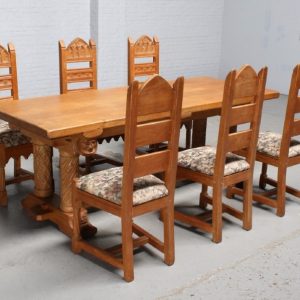 S628 Gotycki stół z krzesłami, XX w.