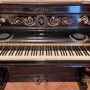 Pianino antyk z historią