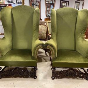 70 cm x 50 cm x 130 cm.