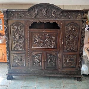 Ks158 Szafa rzeźbiona