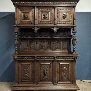 S1344 Renesansowy kredens