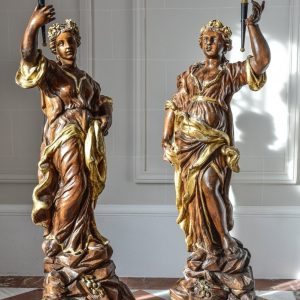 Ks207 Rzeźby, Para posągów z uchwytami na latarnie, XXw.