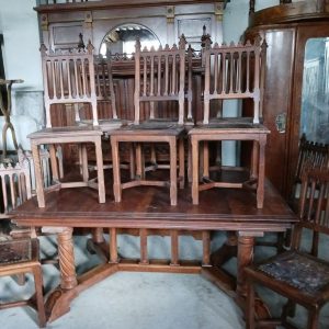 S2188 Neogotycki zestaw do jadalni, XIX w.