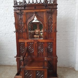 S433 Gotycki wieszak na ubrania, XIX w.