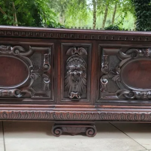 S2600 Neorenesansowa skrzynia