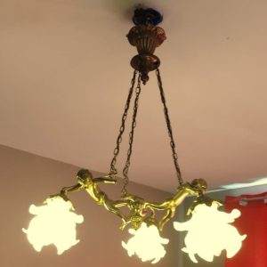 S991 Żyrandol z cherubami
