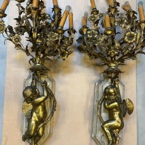 S3123 Para dużych kinkietów z cherubami, XIX w.