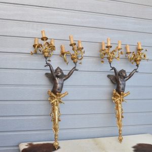 S3384 Para kinkietów w kształcie amorów