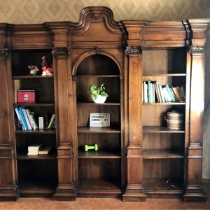 305 cm x 54 cm x 252cm