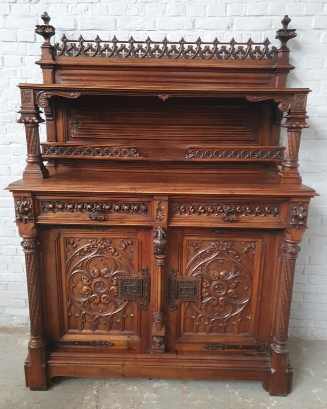 S247 Gotycki zestaw do jadalni, XIX w.