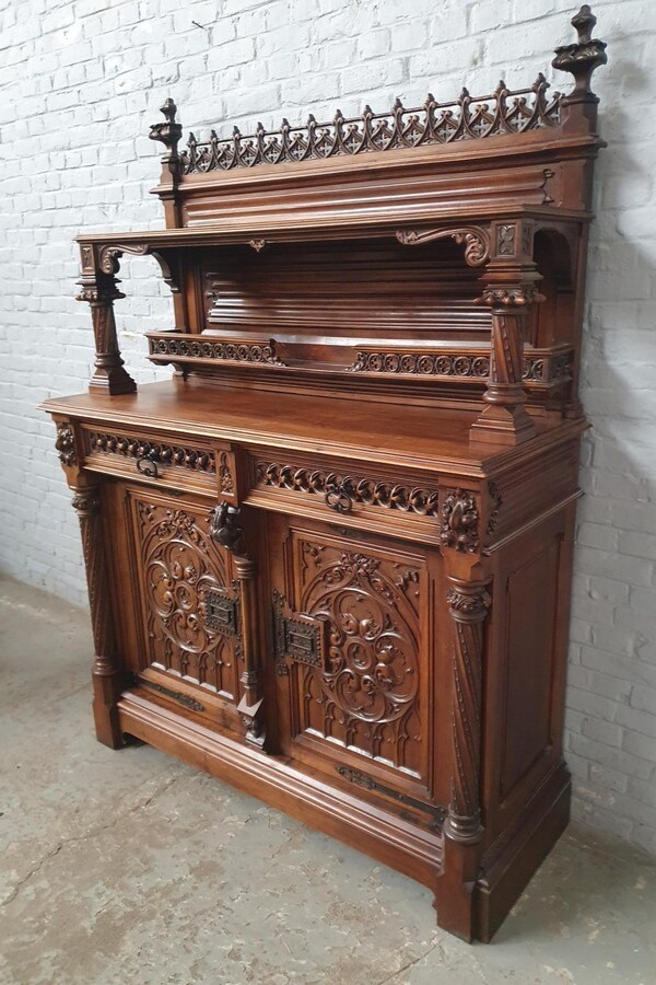 S247 Gotycki zestaw do jadalni, XIX w.