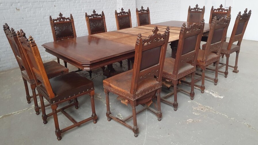 S247 Gotycki zestaw do jadalni, XIX w.