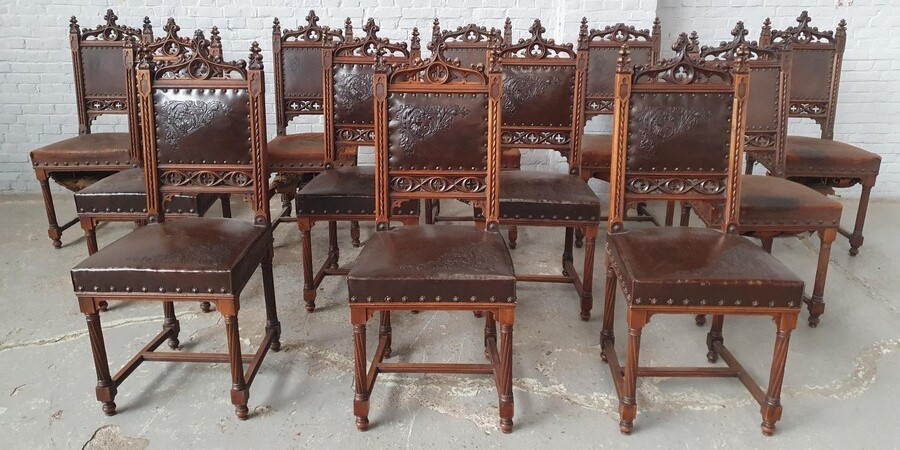 S247 Gotycki zestaw do jadalni, XIX w.