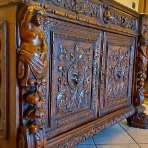 S2779 Renesansowa szafka, XX w.104cm x 149cm x 64 cm