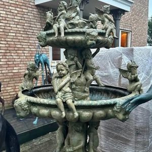 S2598 Fontanna z cherubami