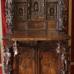 S875 Renesansowy bogato rzeźbiony kabinet, XVI w.