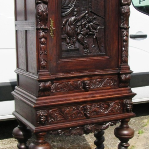 S62 Neorenesansowa szafka