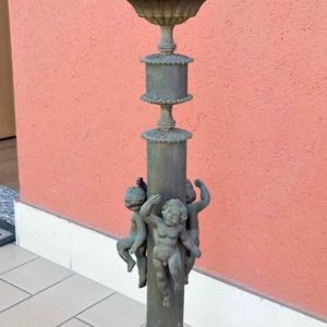 S3821 Duża neoklasycystyczna popielniczka z puttami, XIX/XX w.