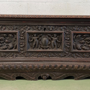 S3891 Skrzynia na lwich łapach, XVII w.