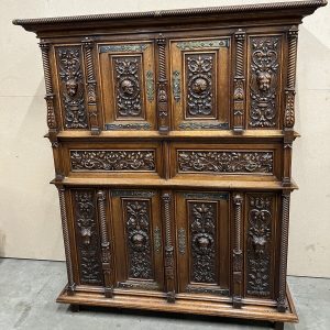 S4052 Renesansowy kredens