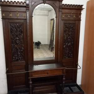 S3743 Neogotycki wieszak z lustrem