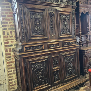 S1566 Renesansowy kredens na lwich łapach, XVIII w.
