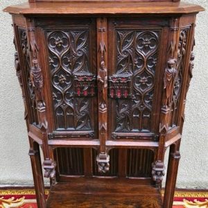 S3599 Neogotycka szafka, XIX w.