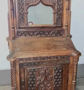 S4296 Duży gotycki klęcznik z lustrem, XVII w.