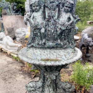 S2278 Fontanna ścienna - putta z lwem i rybami