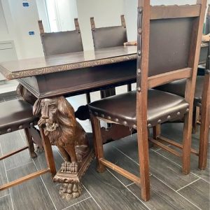 S934 Stół na lwach + krzesła
