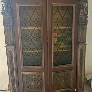 S3919 Biblioteka z kariatydami