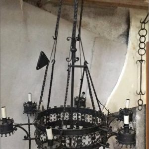 S259 Neogotycki żyrandol