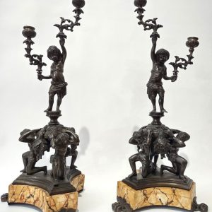 S2894 Para kandelabrów z kupidynami, XIX w.