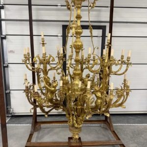 S1235 Ogromny żyrandol