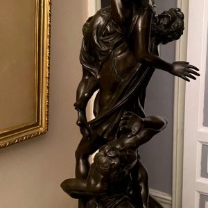 K7 Piękna rzeźba z brązu z końca XVIII wieku, Porwanie Sabinek