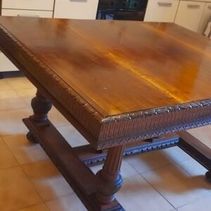 K110 Duży stół w stylu renesansowym
