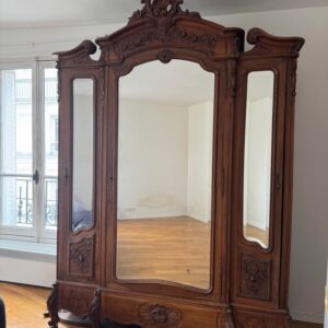 K83 Antyczne meble z litego drewna - szafa, rama łóżka i stolik nocny