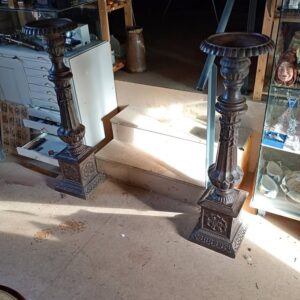 K146 Para dużych żeliwnych świeczników kościelnych