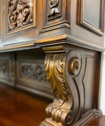 K68 Masywny, rzeźbiony kredens. - obrazek 2