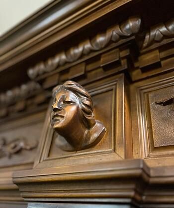 K68 Masywny, rzeźbiony kredens. - obrazek 4