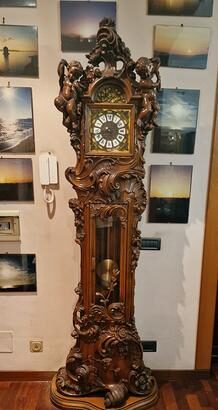 K109 Antyczny zegar wahadłowy w stylu barokowym z orzecha - obrazek 2