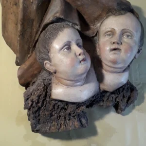 K29 Antyczna rzeźba w drewnie