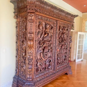 K155 włoska szafa z drewna litego rzeźbiona ręcznie: autentyczny antyk z lat 1800.