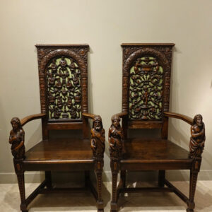 K157 Dwa neo-renesansowe fotele