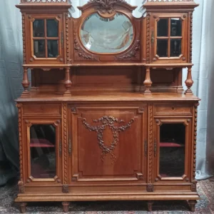 K132 Dwuczęściowy bufet Ludwika XVI z rzeźbionego orzecha włoskiego