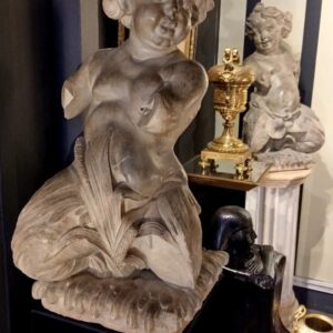 S1581 Para trytonów, Rzeźby, XX w.