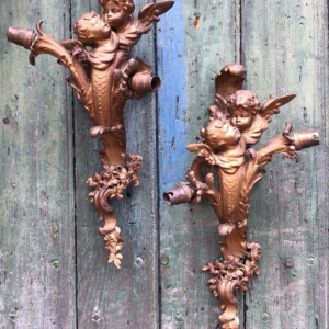 S2764 Para rokokowych kinkietów z cherubami, XX w.