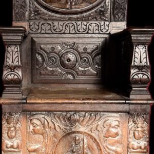 S367 Tron z religijnymi rzeźbieniami, XIX w.